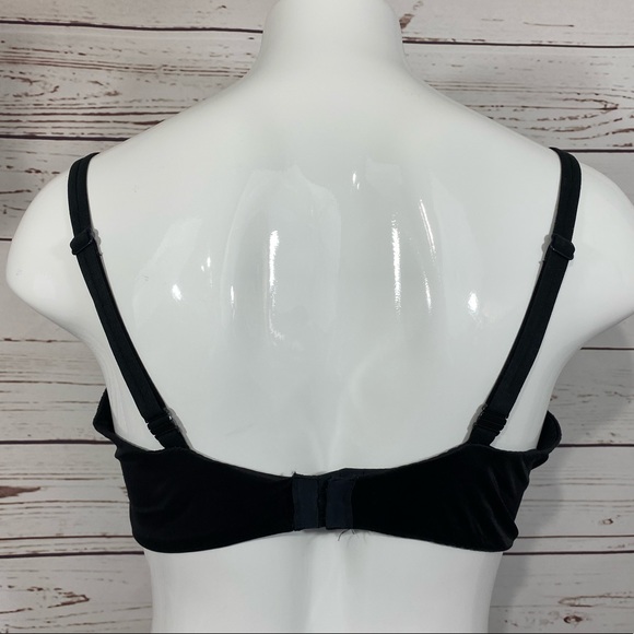 Victoria’s Secret Very Sexy Push Up Bra - Picture 2 of 2